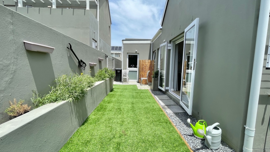 3 Bedroom Property for Sale in Somerset Lakes Western Cape